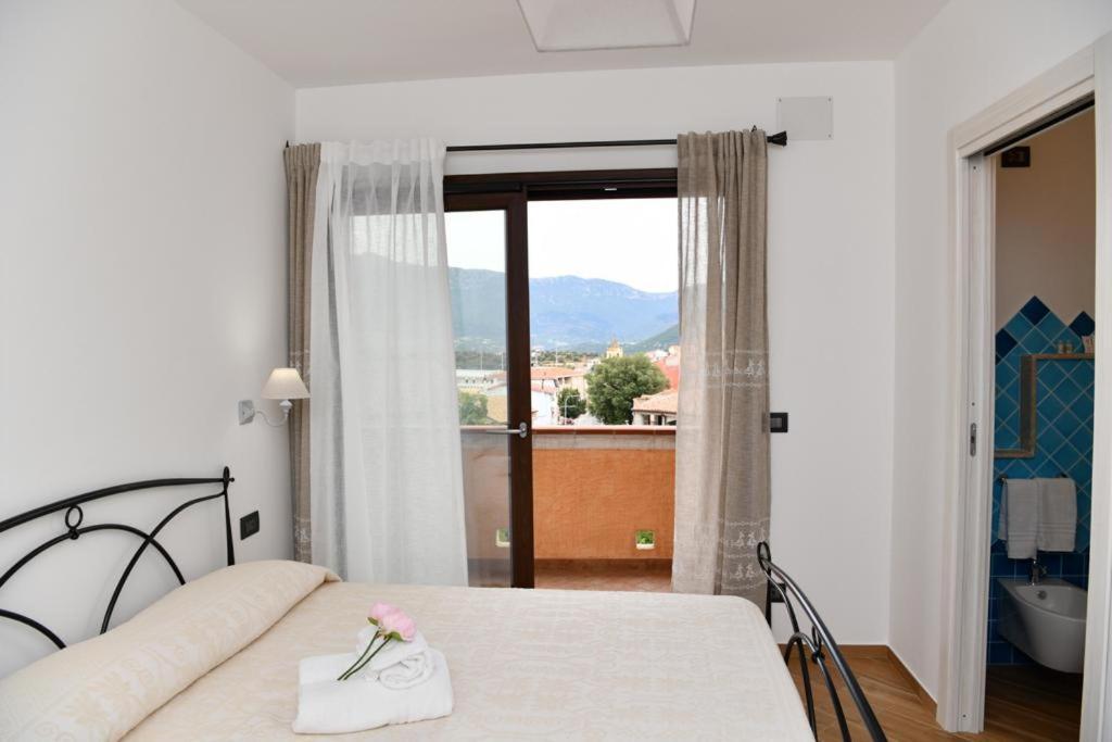 B&B Peonia Orgosolo Exterior photo